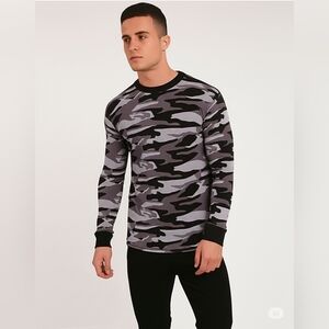 Old Navy camo black, tan, and gray crew neck shirt 2XL